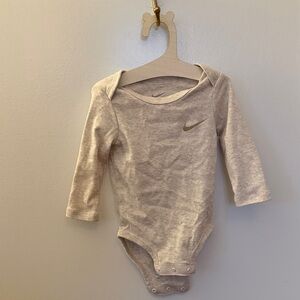 5/$25 Nike Heather Gray Long Sleeve Baby Bodysuit 9M